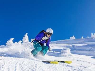 开云官网-蓝军闪电战，5分钟连下两城，莫德里奇防线形同虚设，蓝军5分钟闪电两连击，莫德里奇防线崩盘